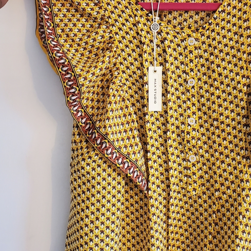 Blouse 👚 - Picture 3 of 3